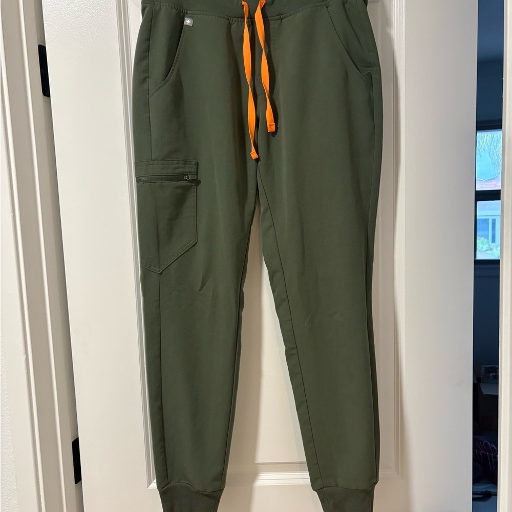 FIGS Zamora Moss Scrub Pants/Joggers